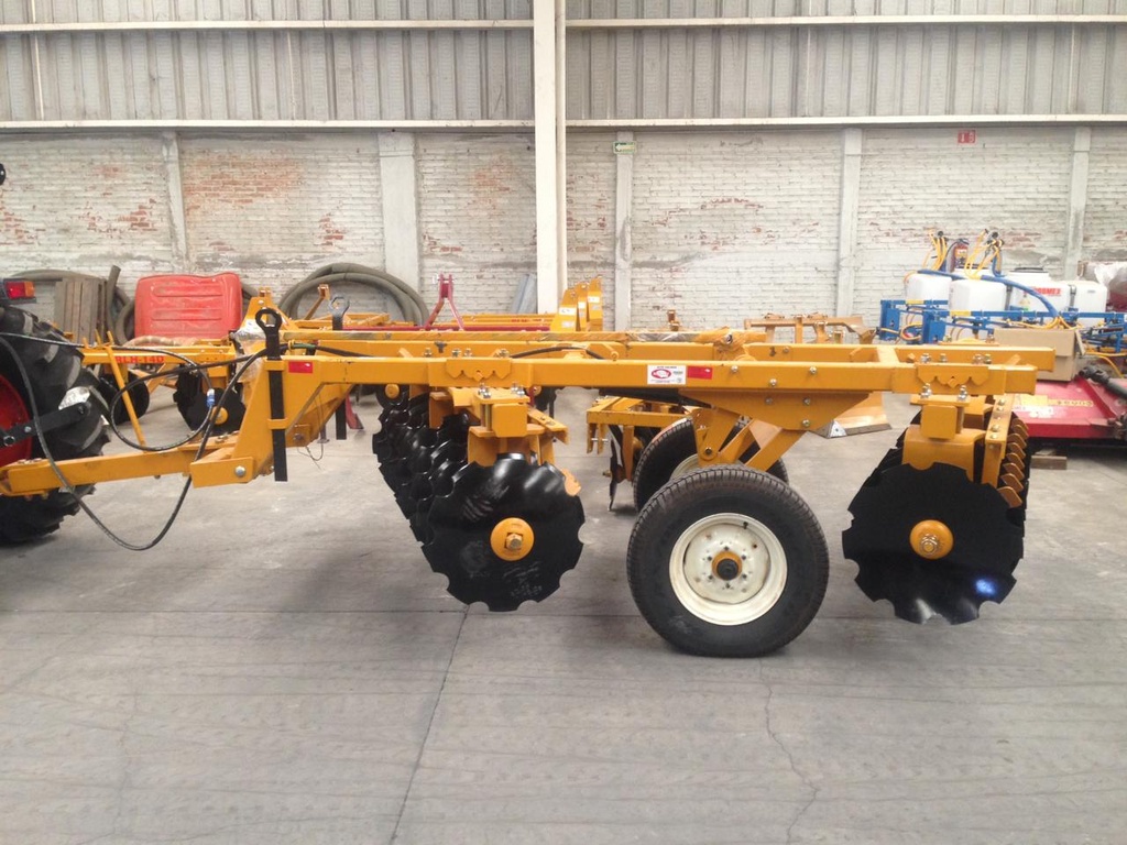 RASTRA TIRO C/LLANTAS TIPO SUR RT -18 DISCOS DENTADOS DE 24" X 1/4